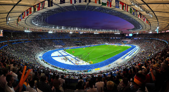 800px-Berliner_Olympiastadion_night.jpg