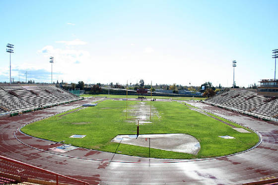 800px-Hughes_Stadium.jpg