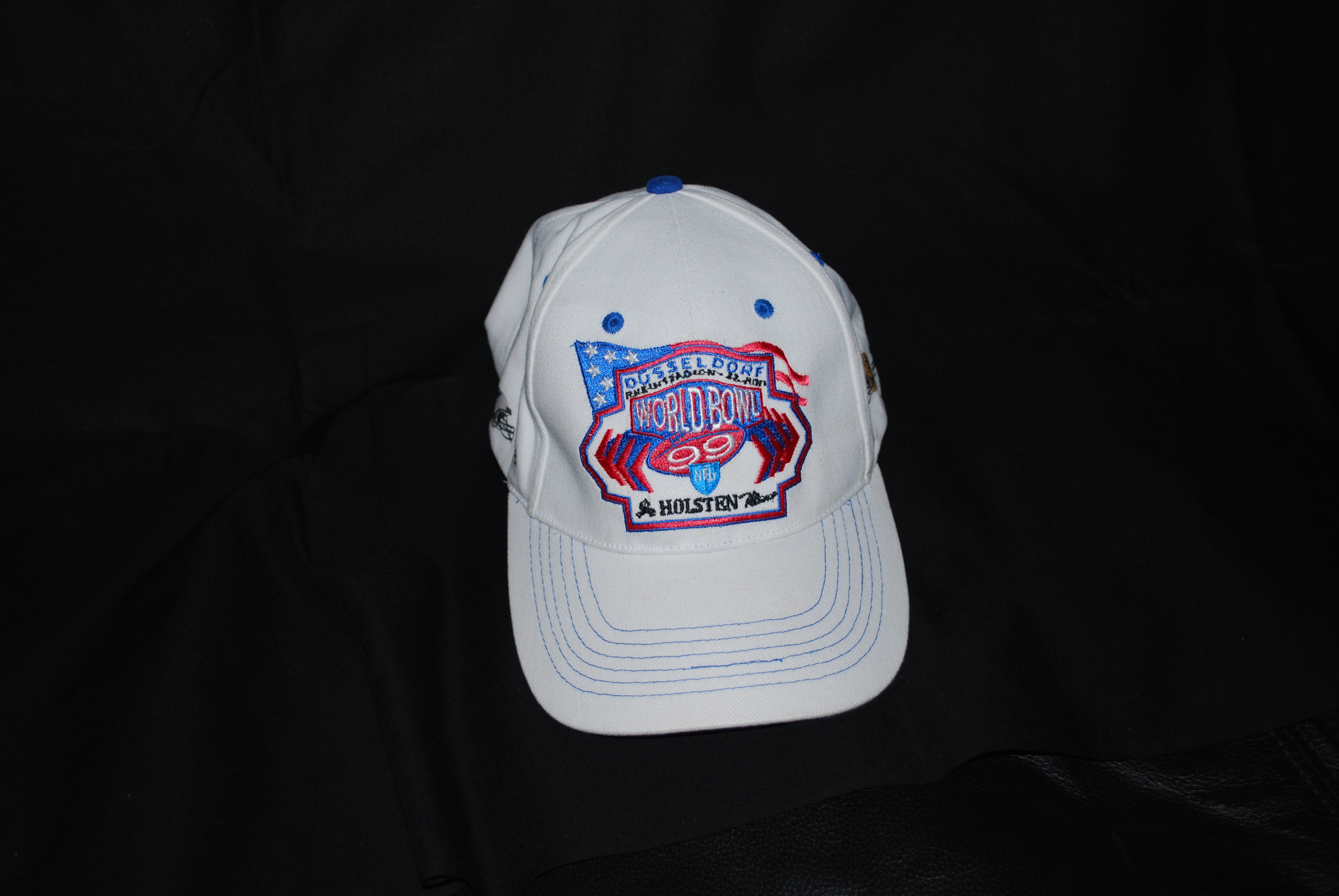 worldbowl99hat.jpg